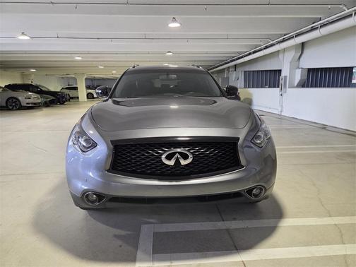 2017 INFINITI QX70 Base