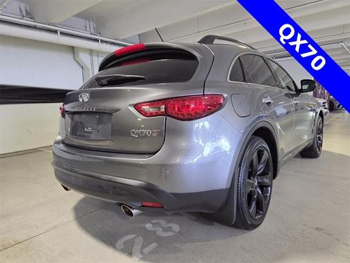 2017 INFINITI QX70 Base