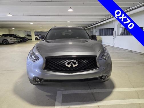 2017 INFINITI QX70 Base