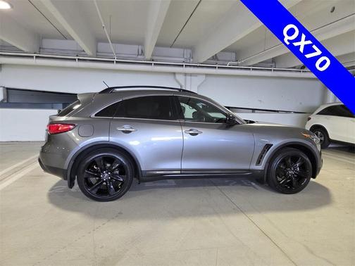 2017 INFINITI QX70 Base