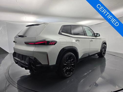 Mineral White Metallic 2025 BMW XM Base