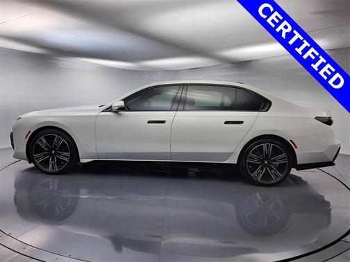 2024 BMW 740 i