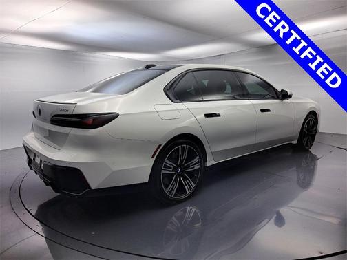 2024 BMW 740 i