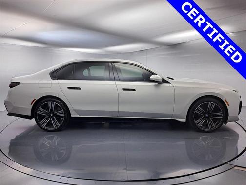 2024 BMW 740 i