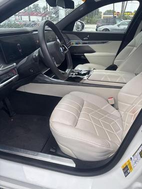 Alpine White 2023 BMW i7 xDrive60
