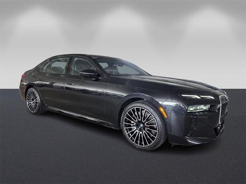 2025 BMW 760 760i xDrive