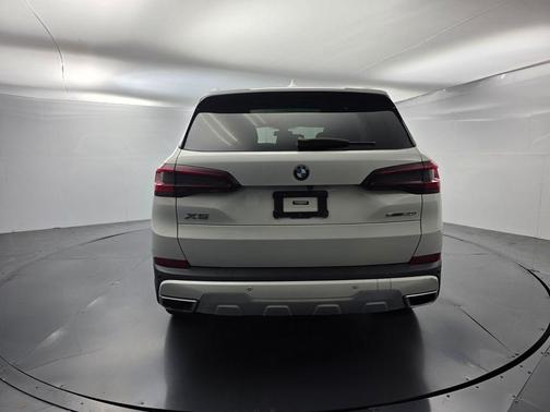 Alpine White 2022 BMW X5 sDrive40i