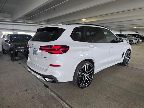 Mineral White Metallic 2026 BMW X5 sDrive40i