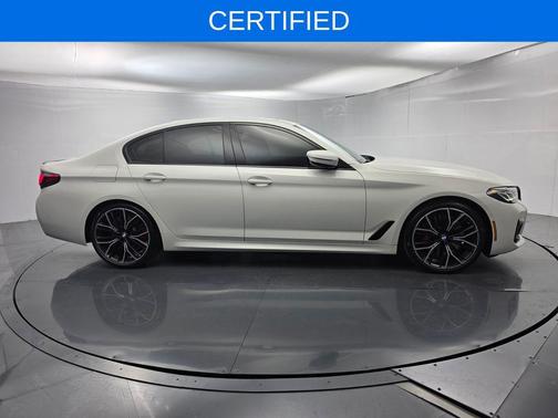 Alpine White 2023 BMW 540 i