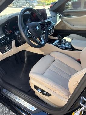 2022 BMW 530 i