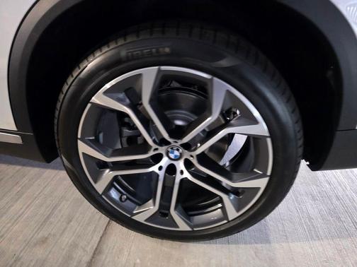 Alpine White 2026 BMW X5 sDrive40i