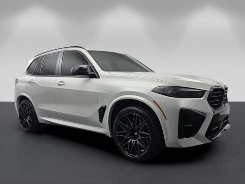 Mineral White Metallic 2026 BMW X5 M Competition