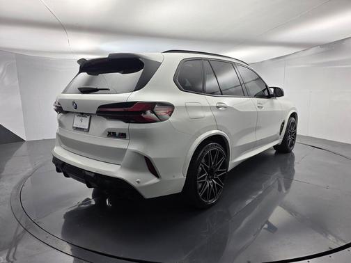 Mineral White Metallic 2026 BMW X5 M Competition