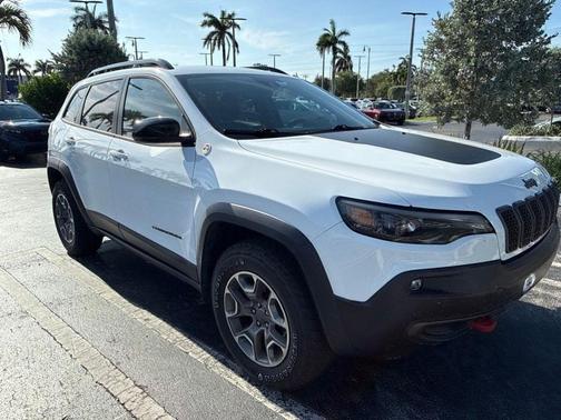 Bright White Clearcoat 2022 Jeep Cherokee Trailhawk