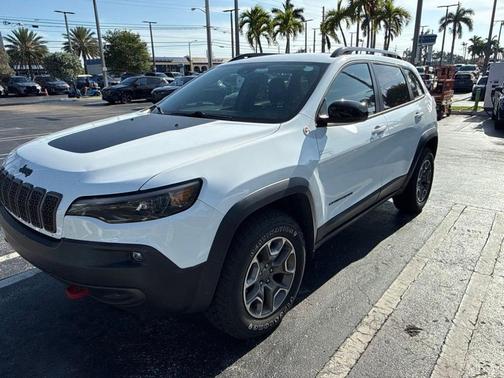 Bright White Clearcoat 2022 Jeep Cherokee Trailhawk
