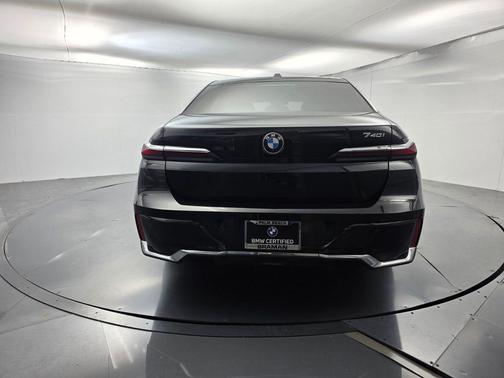 Black Sapphire Metallic 2023 BMW 740 i