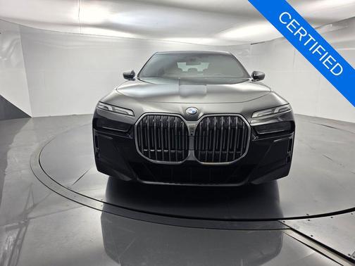 Black Sapphire Metallic 2023 BMW 740 i