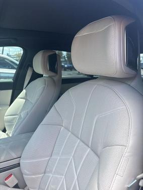 Black Sapphire Metallic 2023 BMW 740 i