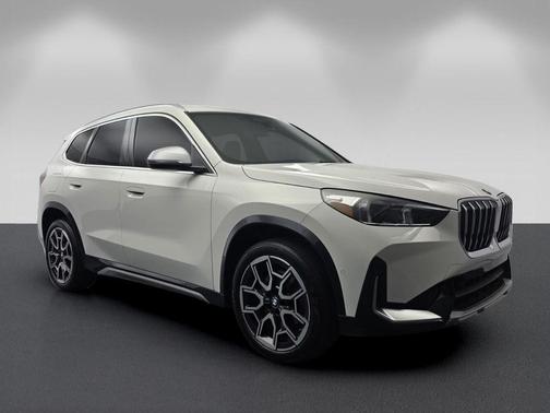 Alpine White 2024 BMW X1 xDrive28i