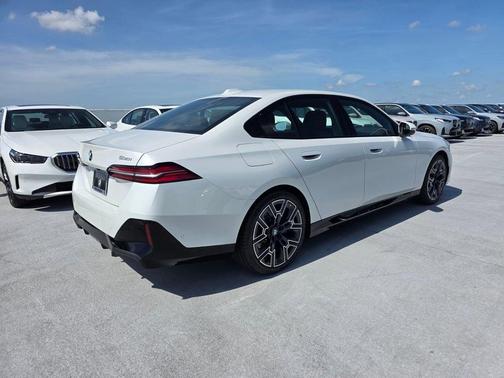 Mineral White Metallic 2026 BMW 530 i