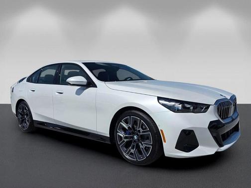 Mineral White Metallic 2027 BMW 530 i