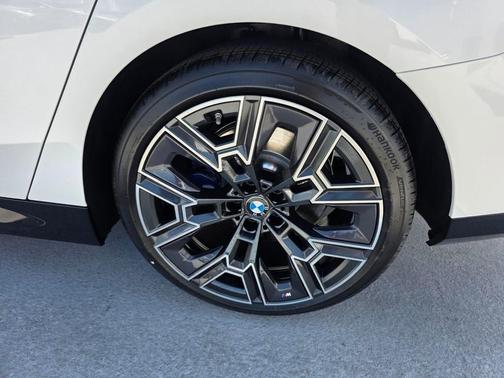 Mineral White Metallic 2027 BMW 530 i