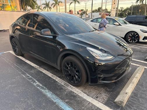 2023 Tesla Model Y Long Range