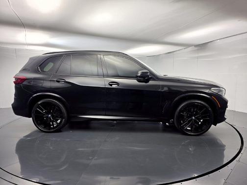 Black Sapphire Metallic 2020 BMW X5 sDrive40i