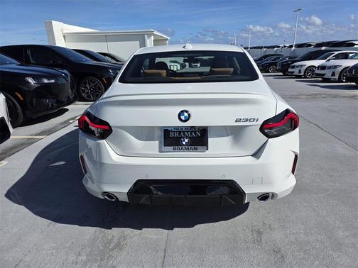 2026 BMW 230 i