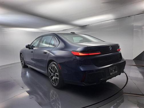 2023 BMW 740 i