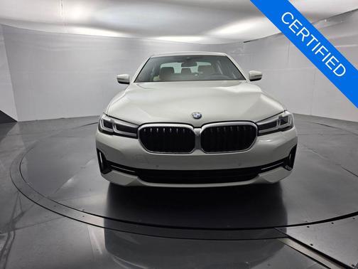 Mineral White Metallic 2023 BMW 540 i