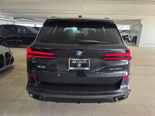 Carbon Black Metallic 2026 BMW X5 PHEV xDrive50e