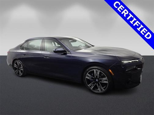 2025 BMW 740 i