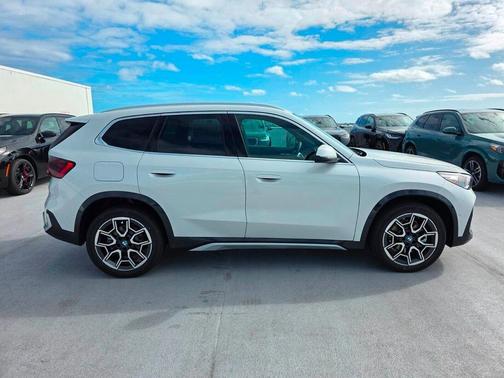 Alpine White 2026 BMW X1 xDrive28i