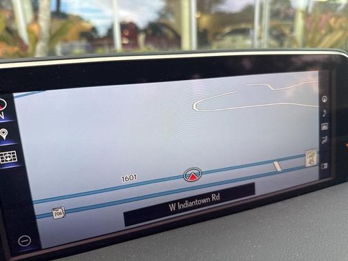 2019 Lexus ES 300h Luxury