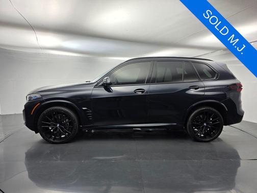 Carbon Black Metallic 2024 BMW X5 sDrive40i