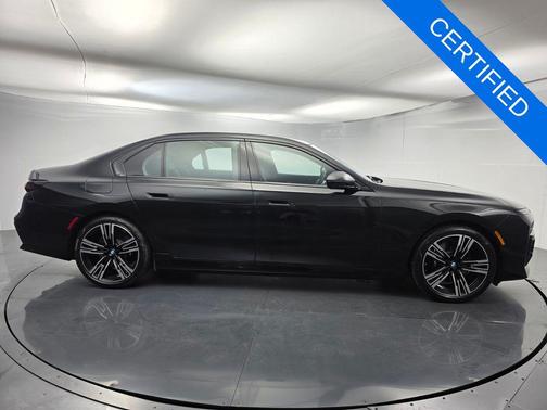Black Sapphire Metallic 2023 BMW i7 xDrive60