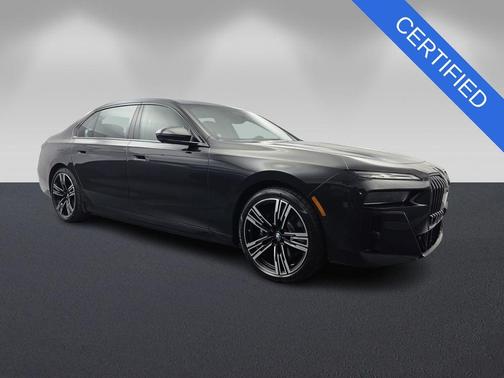 Black Sapphire Metallic 2023 BMW i7 xDrive60