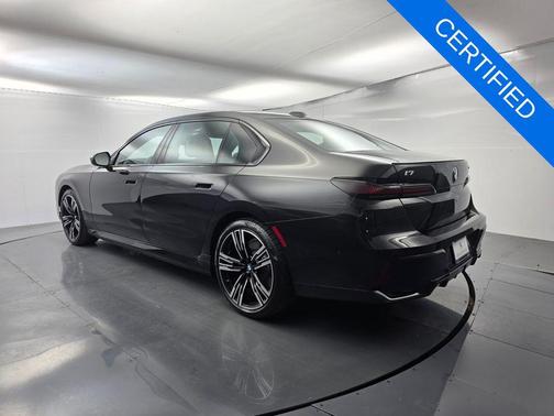 Black Sapphire Metallic 2023 BMW i7 xDrive60