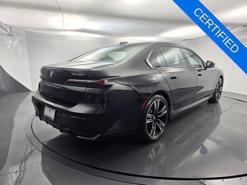 Black Sapphire Metallic 2023 BMW i7 xDrive60