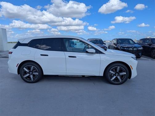 2026 BMW iX xDrive45