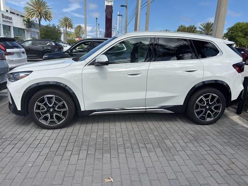 Alpine White 2026 BMW X1 xDrive28i