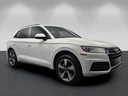 Ibis White 2020 Audi Q5 45 Titanium Premium
