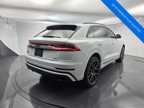 Glacier White Metallic 2023 Audi Q8 55 Premium Plus