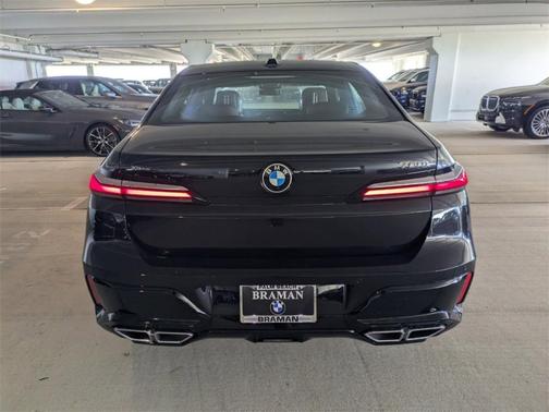 2025 BMW 760 760i xDrive