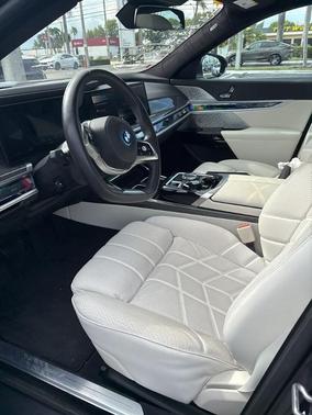 Deep Gray 2023 BMW i7 xDrive60