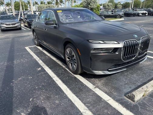 Deep Gray 2023 BMW i7 xDrive60