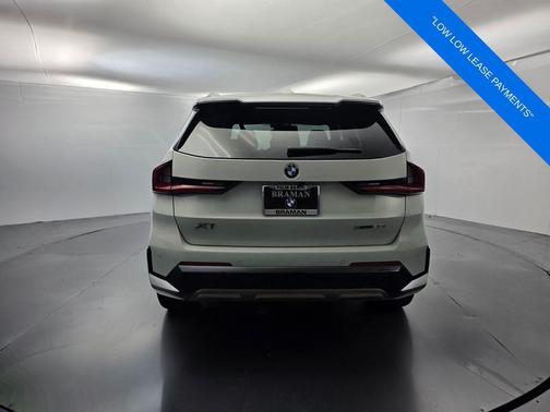 Alpine White 2026 BMW X1 xDrive28i