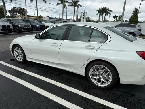 2025 BMW 330 i