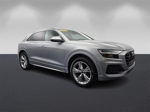 2022 Audi Q8 55 Premium Plus